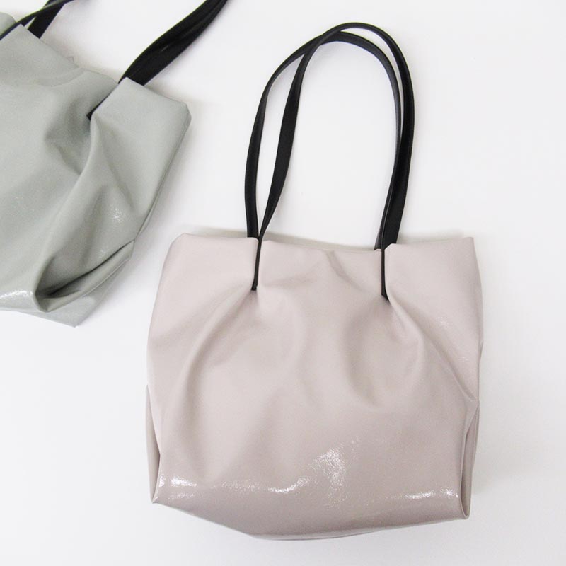 MID GIRL APPLIY ソフトエナメルショルダートート ivory/6925451　